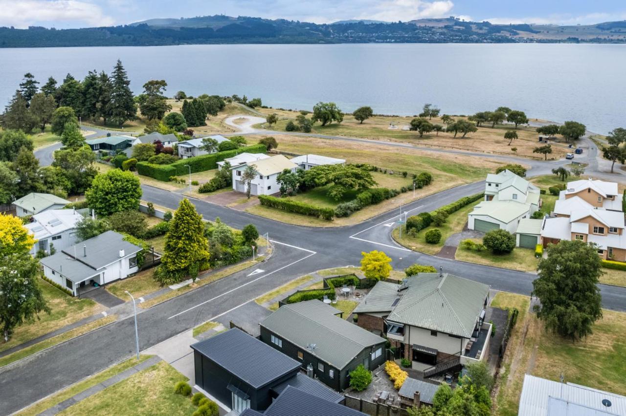 You Little Beauty - Wharewaka Beach Magic Tauposjön Exteriör bild